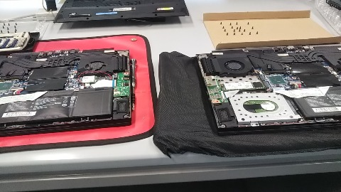 竜ケ崎市のお客様：持ち込みサポート：オリジナルブランドノートPC 内蔵バッテリ膨張。 | コンピュータメンテナンスの株式会社ウィザード